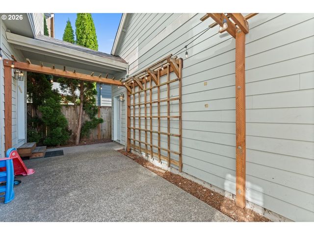 111 Ne PORTO Way, Hillsboro, OR 97124