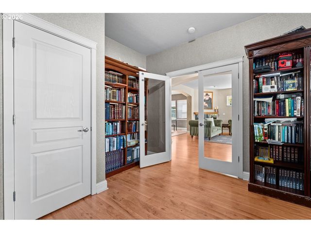 111 Ne PORTO Way, Hillsboro, OR 97124