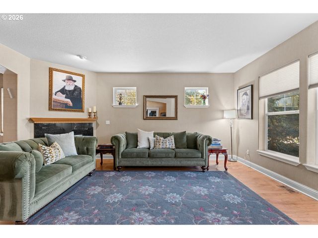 111 Ne PORTO Way, Hillsboro, OR 97124