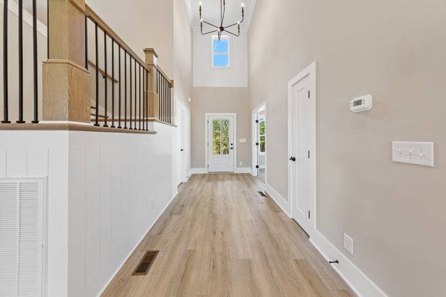 1705 Sulphur College Rd, Hartsville, TN 37074