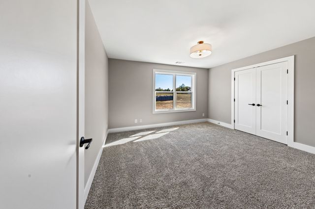 1705 Sulphur College Rd, Hartsville, TN 37074