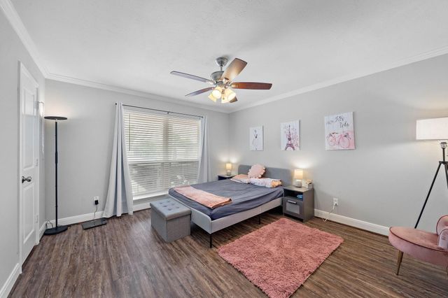 12633 Memorial Drive 132, Houston, TX 77024