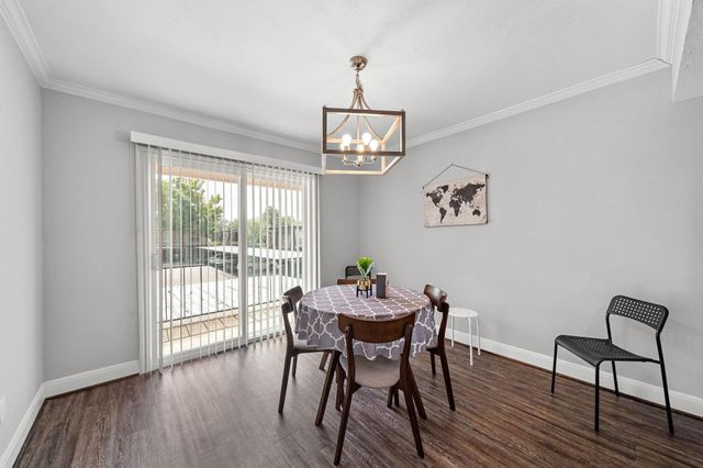 12633 Memorial Drive 132, Houston, TX 77024
