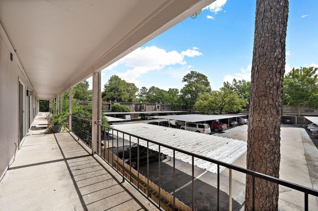 12633 Memorial Drive 132, Houston, TX 77024