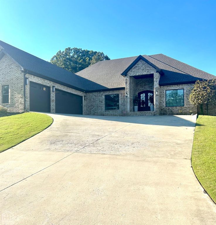5012 Winged Foot Lane, Jonesboro, AR 72405