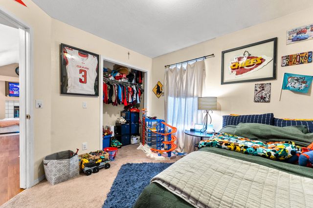 721 W Butterfield Drive, Nixa, MO 65714