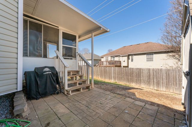 721 W Butterfield Drive, Nixa, MO 65714