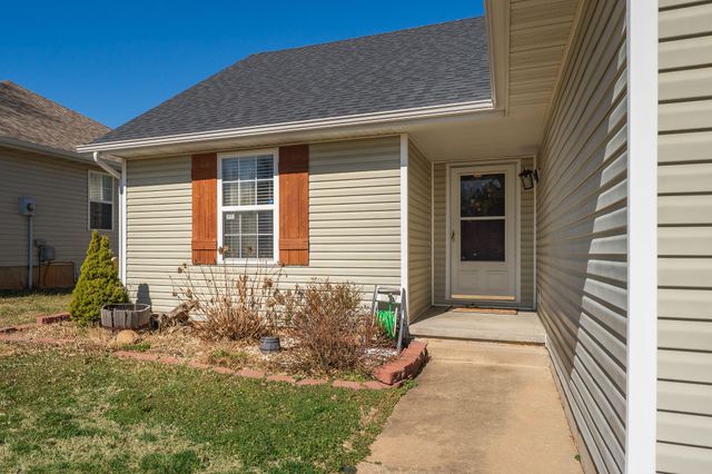 721 W Butterfield Drive, Nixa, MO 65714