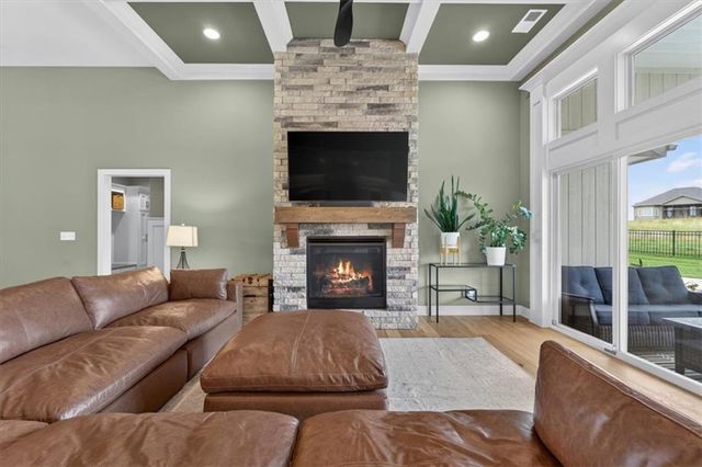 1149 Creekmoor Drive, Raymore, MO 64083