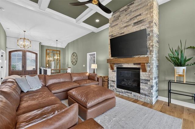 1149 Creekmoor Drive, Raymore, MO 64083
