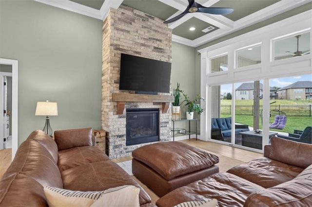1149 Creekmoor Drive, Raymore, MO 64083