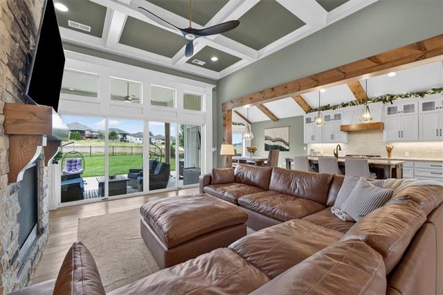 1149 Creekmoor Drive, Raymore, MO 64083