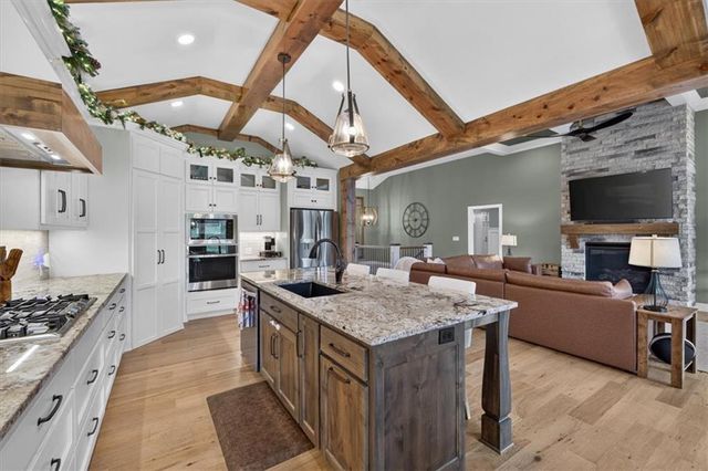 1149 Creekmoor Drive, Raymore, MO 64083