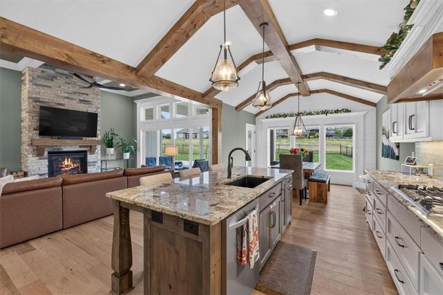 1149 Creekmoor Drive, Raymore, MO 64083