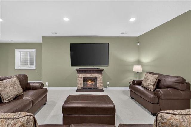 1149 Creekmoor Drive, Raymore, MO 64083