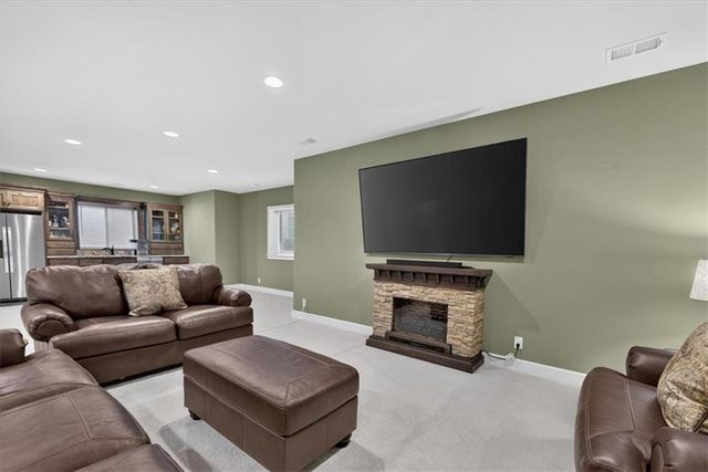 1149 Creekmoor Drive, Raymore, MO 64083