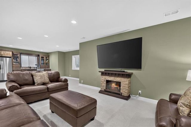 1149 Creekmoor Drive, Raymore, MO 64083