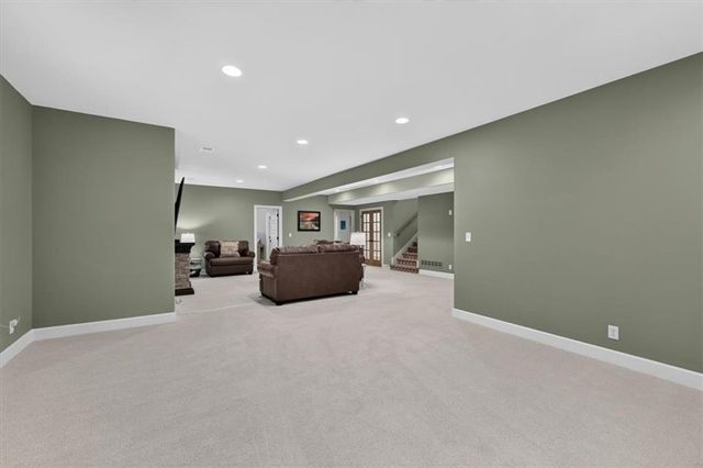 1149 Creekmoor Drive, Raymore, MO 64083