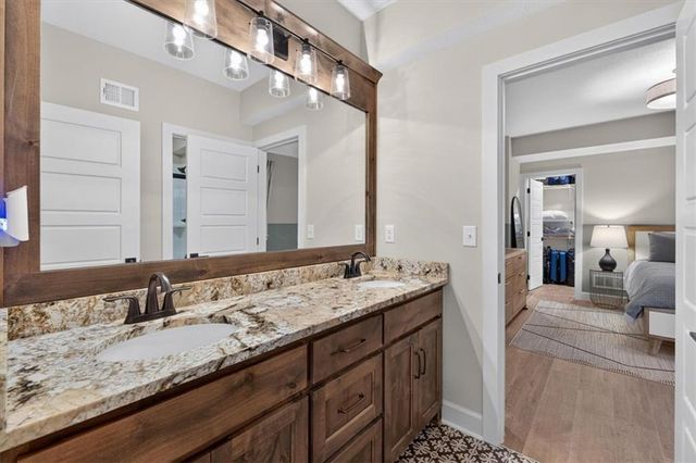 1149 Creekmoor Drive, Raymore, MO 64083