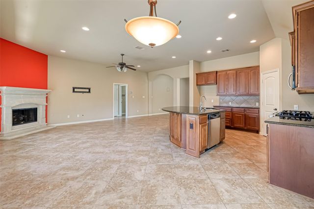 6206 Falling Briar Lane, Sugar Land, TX 77479