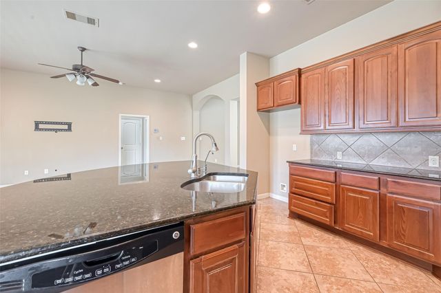 6206 Falling Briar Lane, Sugar Land, TX 77479
