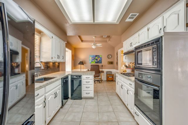 1021 Old Mill Circle, Irving, TX 75061