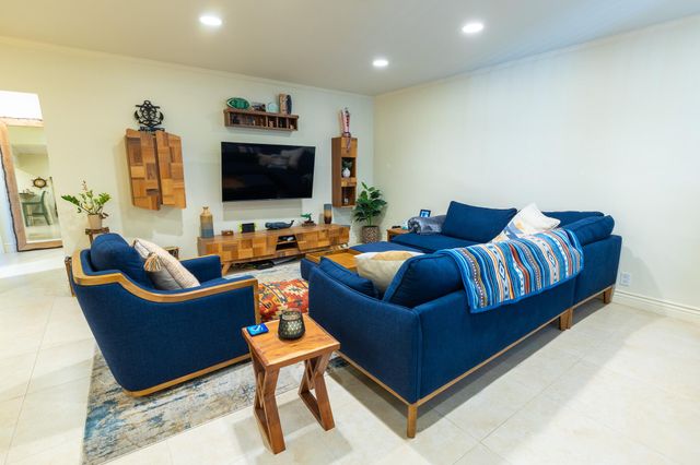 3215 NE 15TH Street 203, Pompano Beach, FL 33062