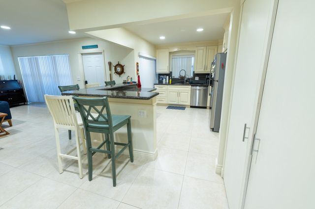 3215 NE 15TH Street 203, Pompano Beach, FL 33062
