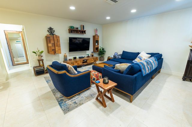 3215 NE 15TH Street 203, Pompano Beach, FL 33062