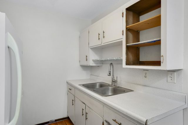 2446 Aldrich Avenue S 107, Minneapolis, MN 55405