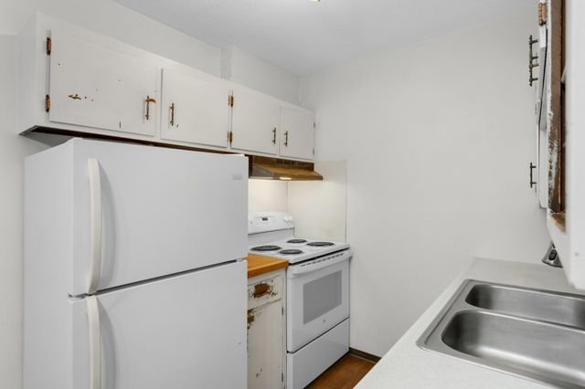 2446 Aldrich Avenue S 107, Minneapolis, MN 55405