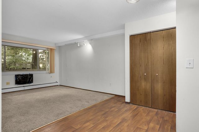 2446 Aldrich Avenue S 107, Minneapolis, MN 55405