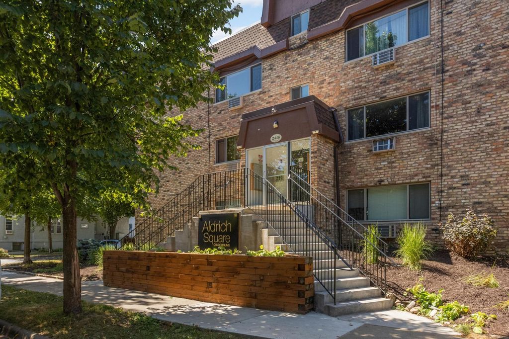 2446 Aldrich Avenue S 107, Minneapolis, MN 55405