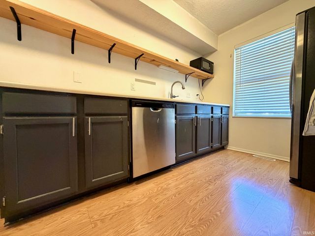 170 J Hunter Drive, Bedford, IN 47421
