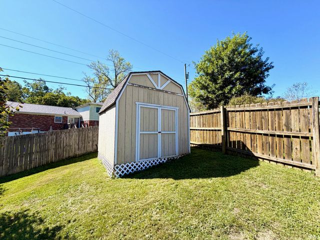 170 J Hunter Drive, Bedford, IN 47421