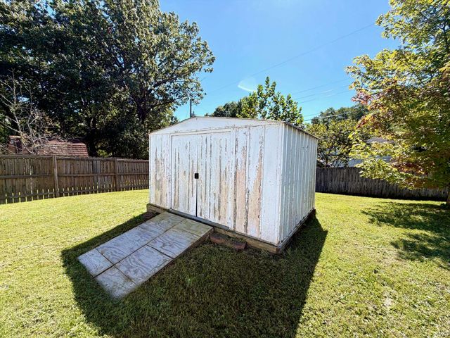 170 J Hunter Drive, Bedford, IN 47421