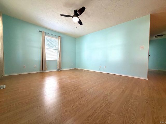 170 J Hunter Drive, Bedford, IN 47421