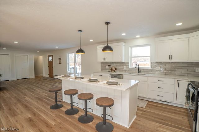 590 Eleanora Drive, Cuyahoga Falls, OH 44223