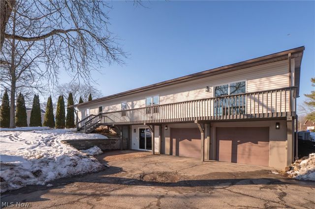 590 Eleanora Drive, Cuyahoga Falls, OH 44223