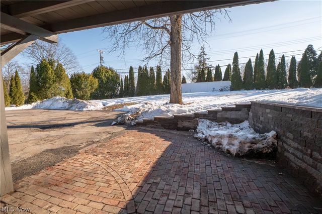 590 Eleanora Drive, Cuyahoga Falls, OH 44223