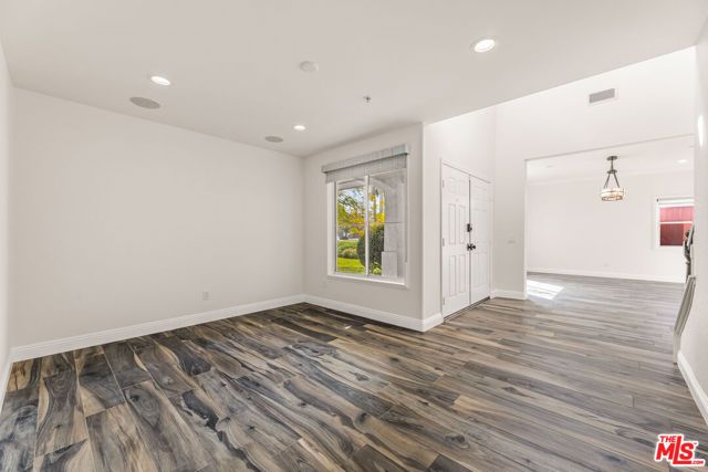 6221 Penfield Avenue, Woodland Hills (los Angeles), CA 91367