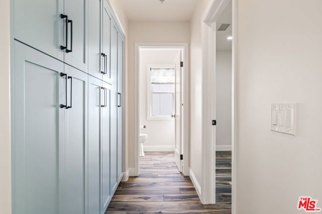 6221 Penfield Avenue, Woodland Hills (los Angeles), CA 91367