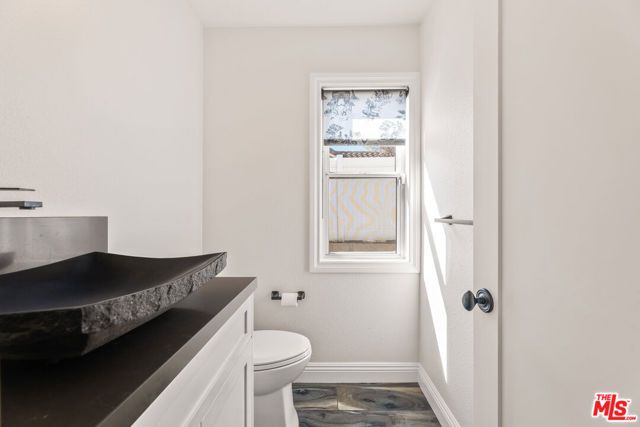 6221 Penfield Avenue, Woodland Hills (los Angeles), CA 91367