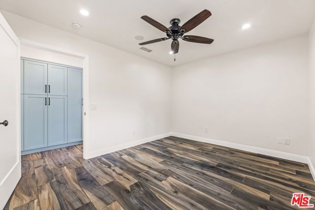 6221 Penfield Avenue, Woodland Hills (los Angeles), CA 91367