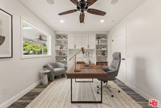 6221 Penfield Avenue, Woodland Hills (los Angeles), CA 91367