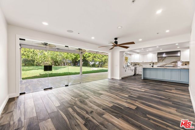 6221 Penfield Avenue, Woodland Hills (los Angeles), CA 91367