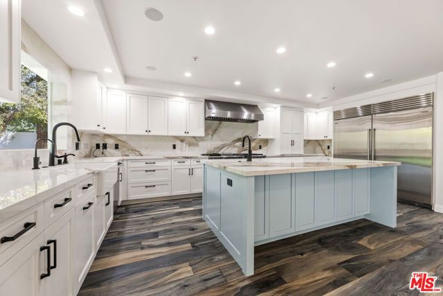 6221 Penfield Avenue, Woodland Hills (los Angeles), CA 91367