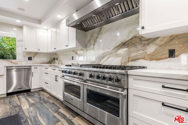 6221 Penfield Avenue, Woodland Hills (los Angeles), CA 91367