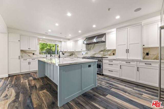 6221 Penfield Avenue, Woodland Hills (los Angeles), CA 91367