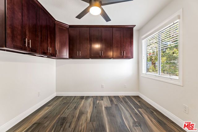 6221 Penfield Avenue, Woodland Hills (los Angeles), CA 91367